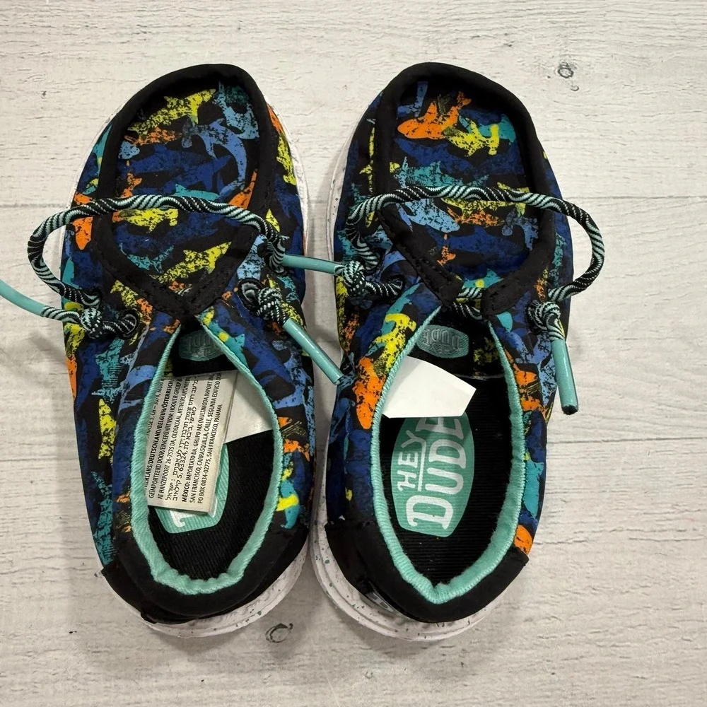 Hey Dude Wally Sharks little kids size 6